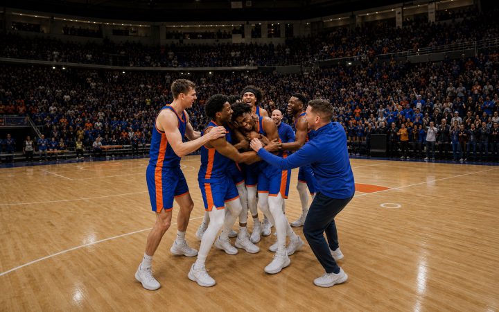 Thunder clinch the top seed with a week to spare