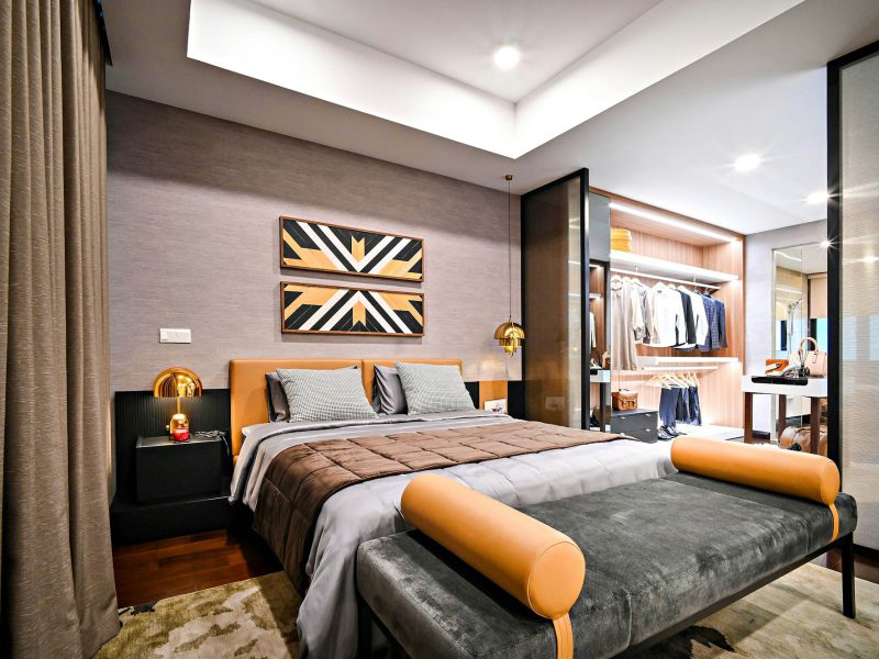 Flamingo Park one-bedroom with Art Deco details — bedroom