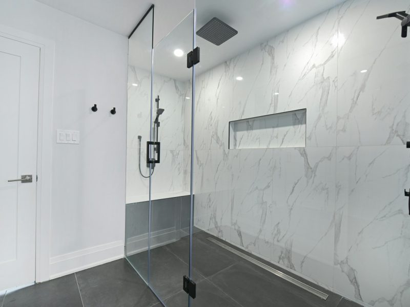 New-construction bayfront residence in Edgewater — bathroom
