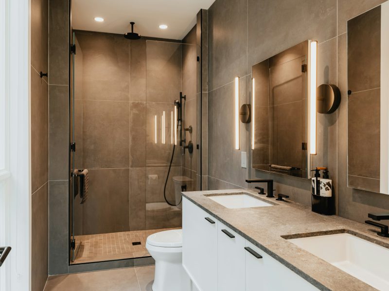 Walkable Grove townhouse near CocoWalk — bathroom
