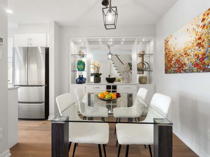 Merrick Park condo with resort-style amenities — dining area