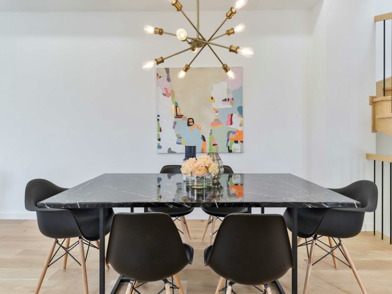 Two-bedroom near North Beach Oceanside Park — dining area