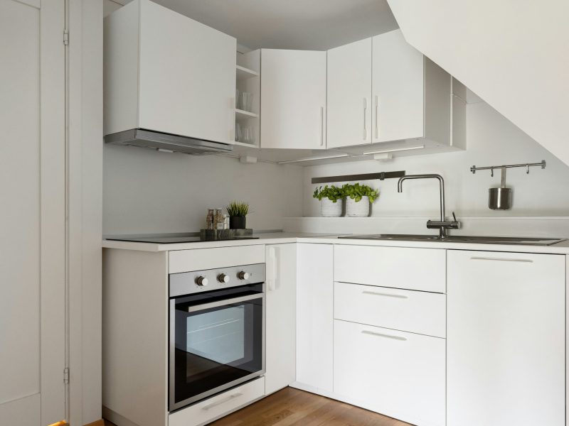 Riverfront condo a short walk from Las Olas — kitchen