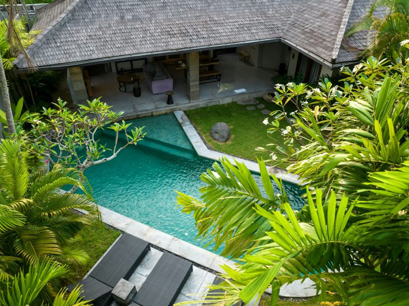 Shaded Grove cottage with a plunge pool — pool and garden