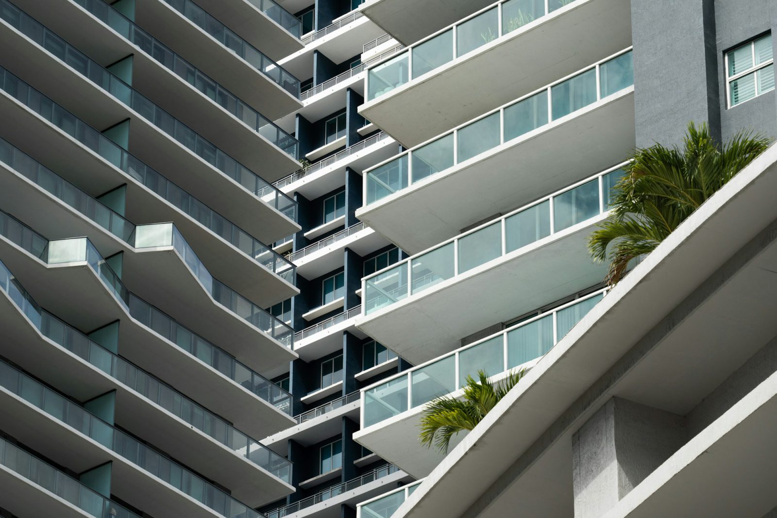 Light-filled two-bedroom near Mary Brickell Village — exterior