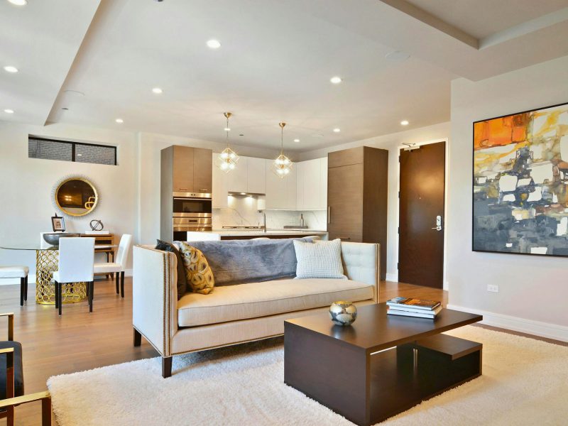 Las Olas Isles waterfront with no-bridge ocean access — living room