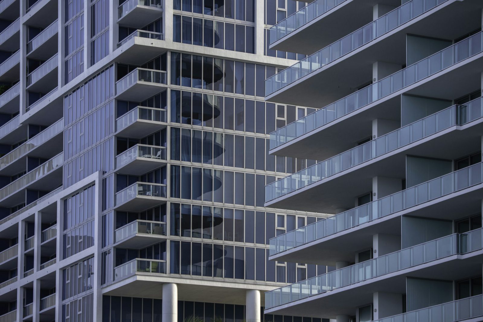 Sky-garage condo with ocean-to-bay views — exterior