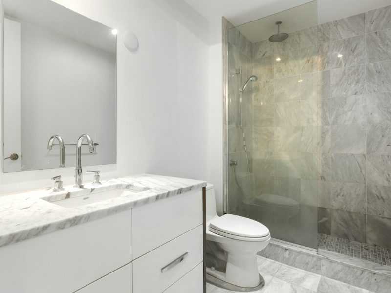 Oceanfront one-bedroom on the Mid-Beach boardwalk — bathroom