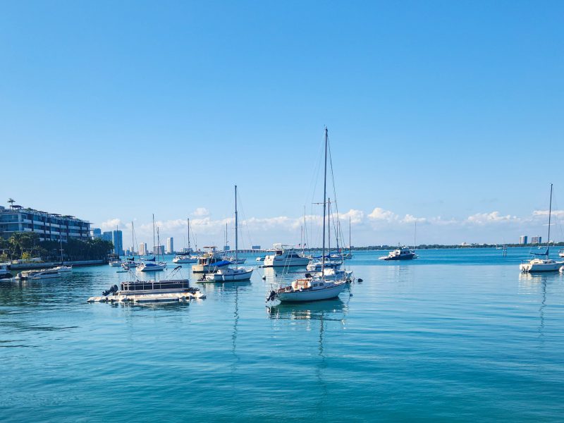 Aventura family condo near the mall and marina — bay view
