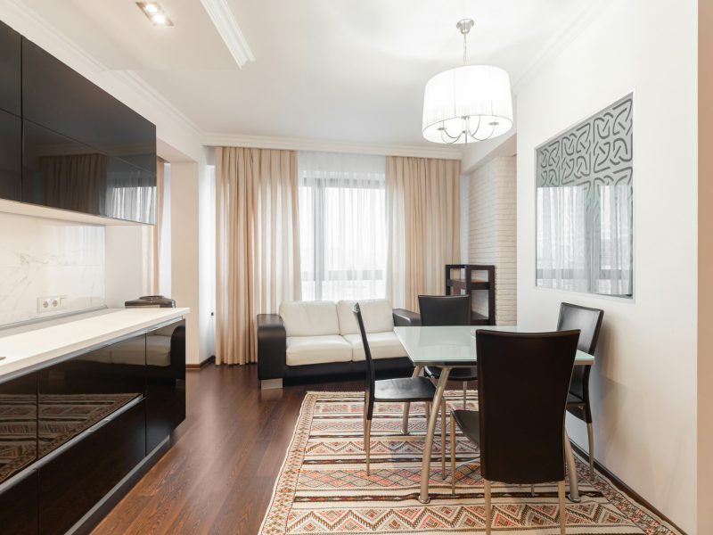 Aventura family condo near the mall and marina — dining area