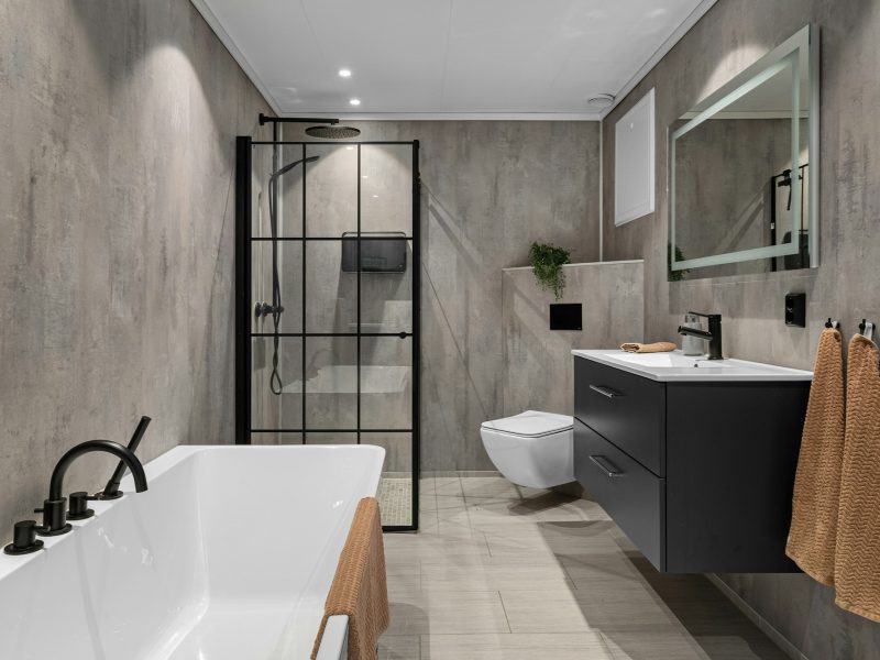 Merrick Park condo with resort-style amenities — bathroom