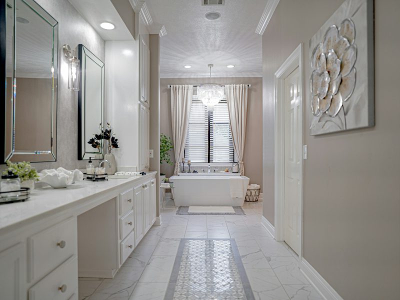 Gables Estates bayfront villa with deep-water dockage — bathroom