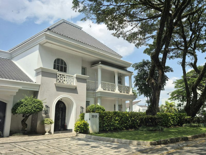 Island family home near Crandon Park — exterior