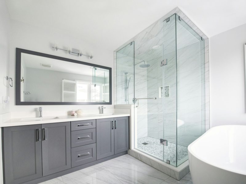 Furnished two-bedroom on the Sunny Isles sand — bathroom