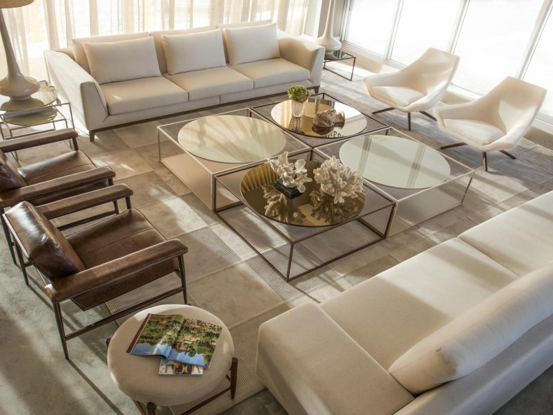 Bayfront three-bedroom with a wraparound terrace — living room