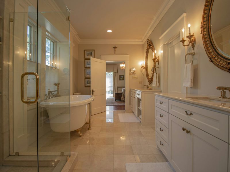 Sky-high Brickell condo with bay views — bathroom
