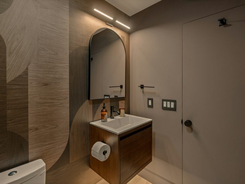 Bal Harbour two-bedroom with ocean views, steps from the Shops — bathroom