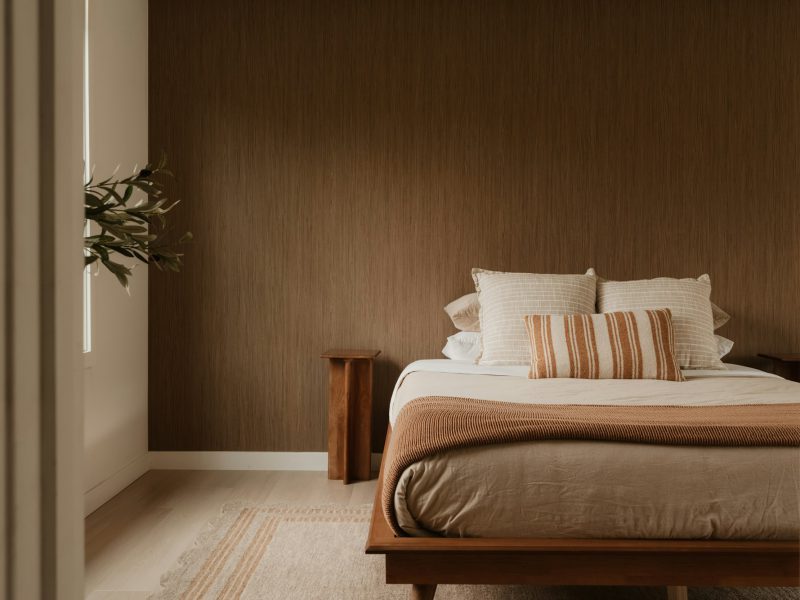 Family home with a pool steps from Miracle Mile — bedroom