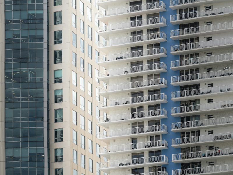 Aventura family condo near the mall and marina — exterior