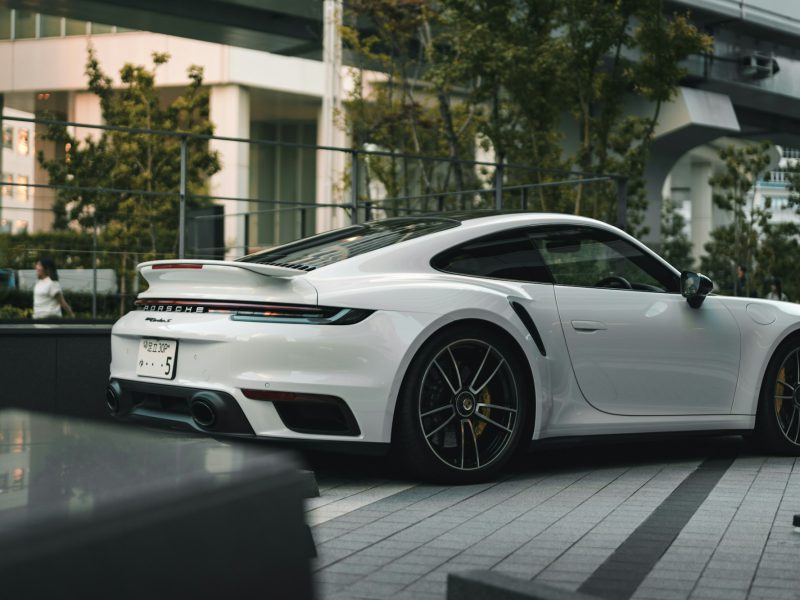 White Porsche 911, additional view