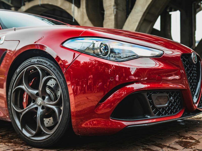 Red Alfa Romeo Giulia, additional view