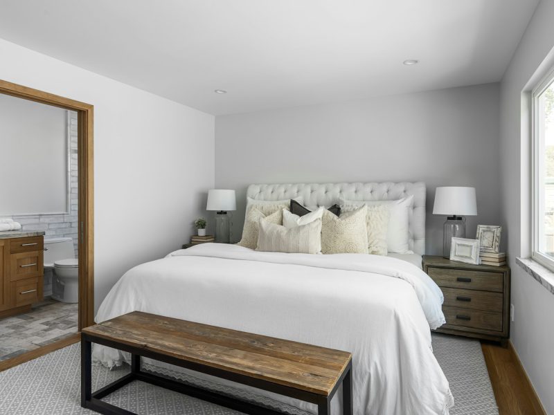 Minimal bedroom