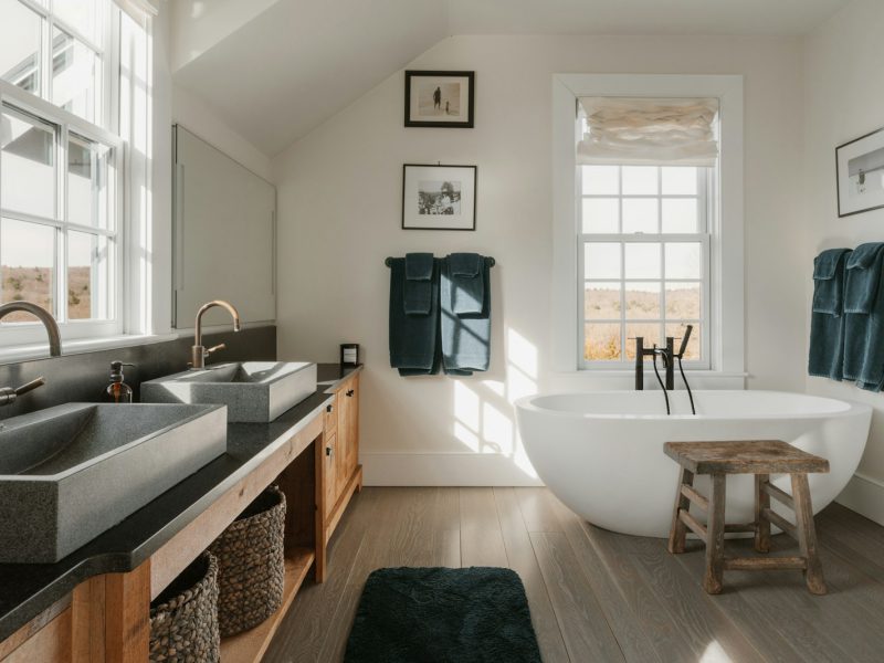 Bathroom with a bathtub