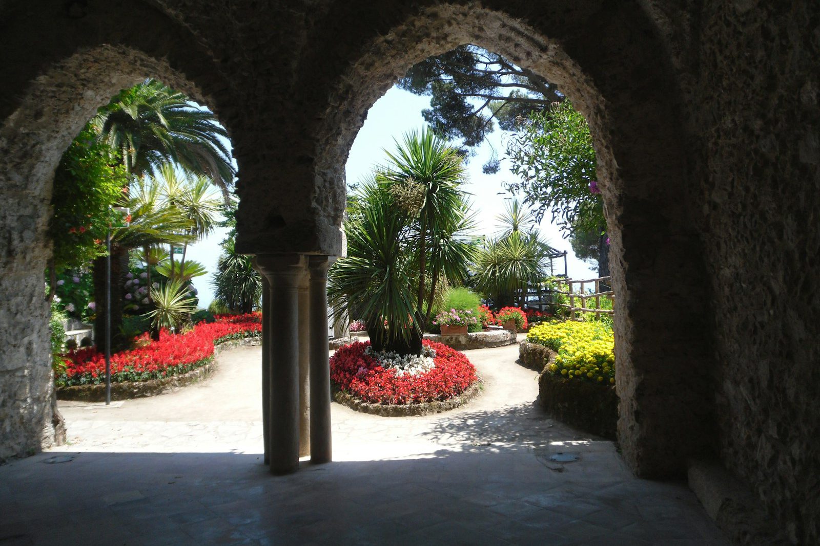 A day in Ravello: gardens, a terrace and a slow lunch
