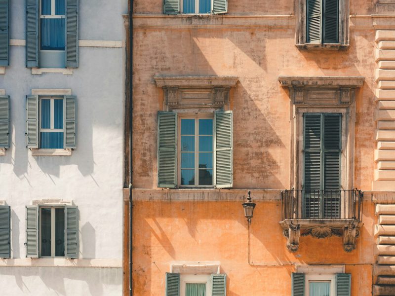 Casa Marinara — building and street