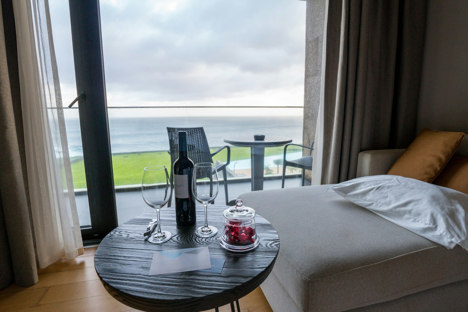 Palazzo Aurantia, Deluxe Double, Sea View — bedroom