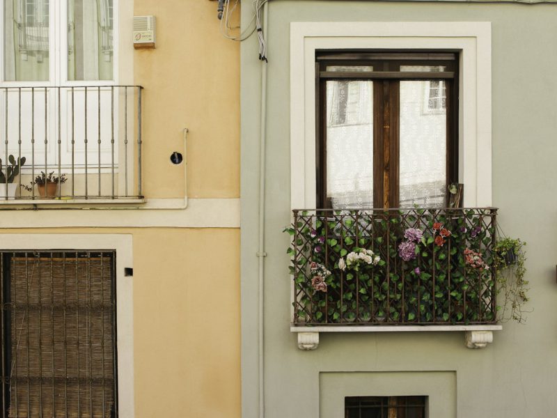 Casa Campanile Santa Chiara — building and street